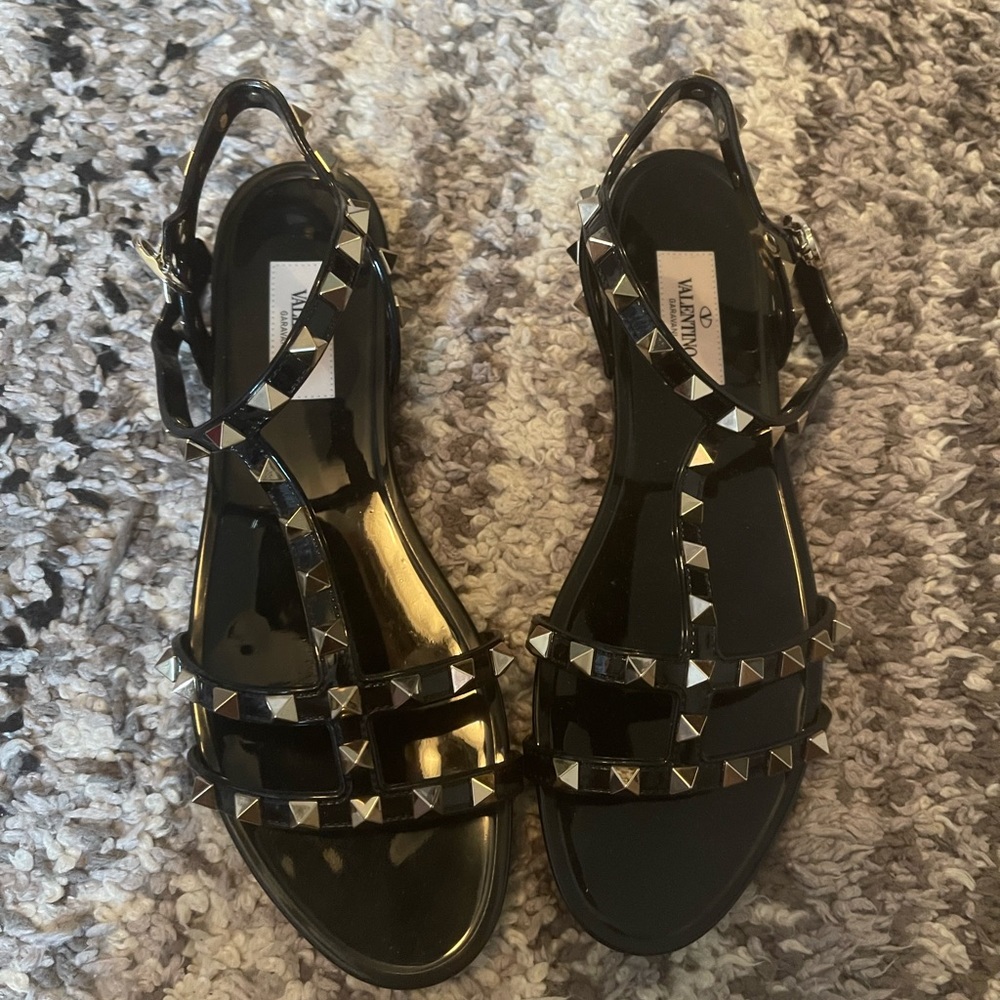 Valentino Garavani rockstud sandal- sold out
